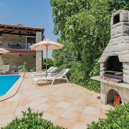 Gorgeous Home In Butkovici With Kitchen * Butkovici (Istria)