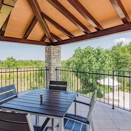 Gorgeous Home In Butkovici With Kitchen Holiday home Butkovici (Istria)