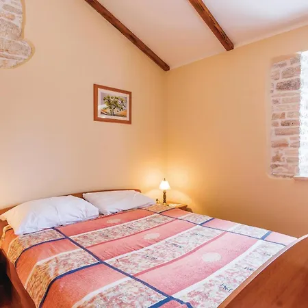 Holiday home Gorgeous Home In Butkovici With Kitchen *
